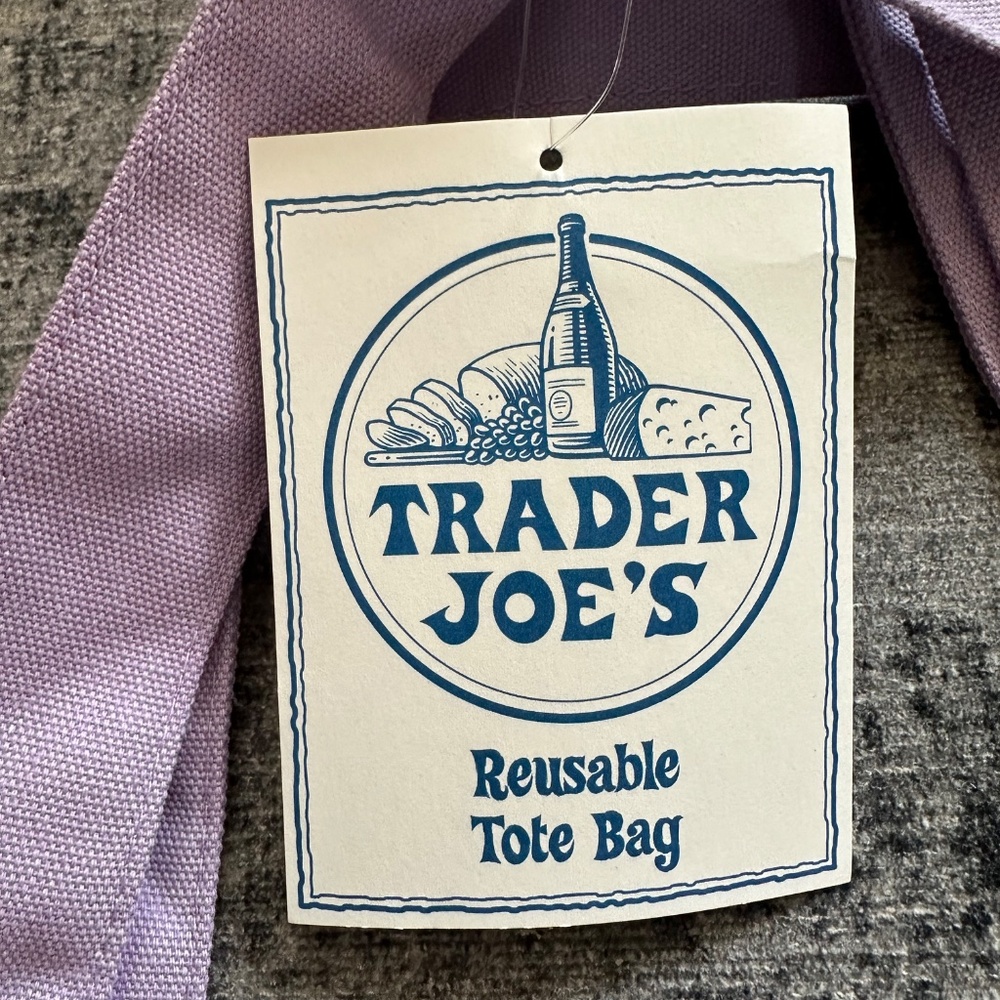 Trader Joe’s Lavender Reusable Tote- Large- Limited Editiion Pastel - New - Picture 4 of 4